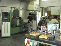 plastic injection tool making